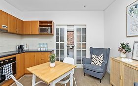 A City Oasis 101 - Full Apartment With Balcony